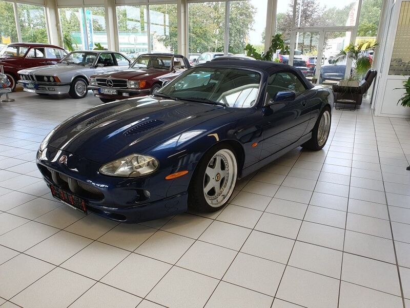 Blau Gebraucht 1998 Jaguar XKR Cabrio | 28.890 € - Bild 1/4