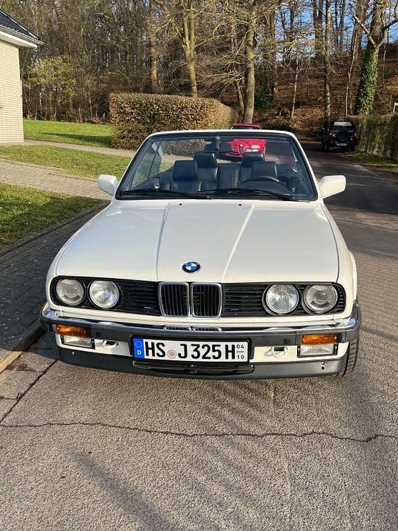 Gebraucht BMW 325 Sport Line 170 PS (125 kW) 1989 Weiß Cabrio