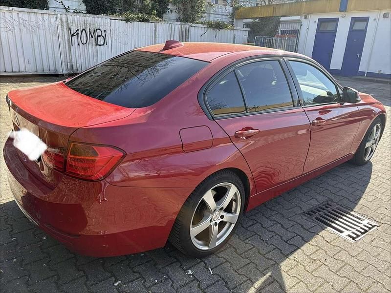 Gebraucht BMW 320 Luxury Line 184 PS (135 kW) 2012 Limousine