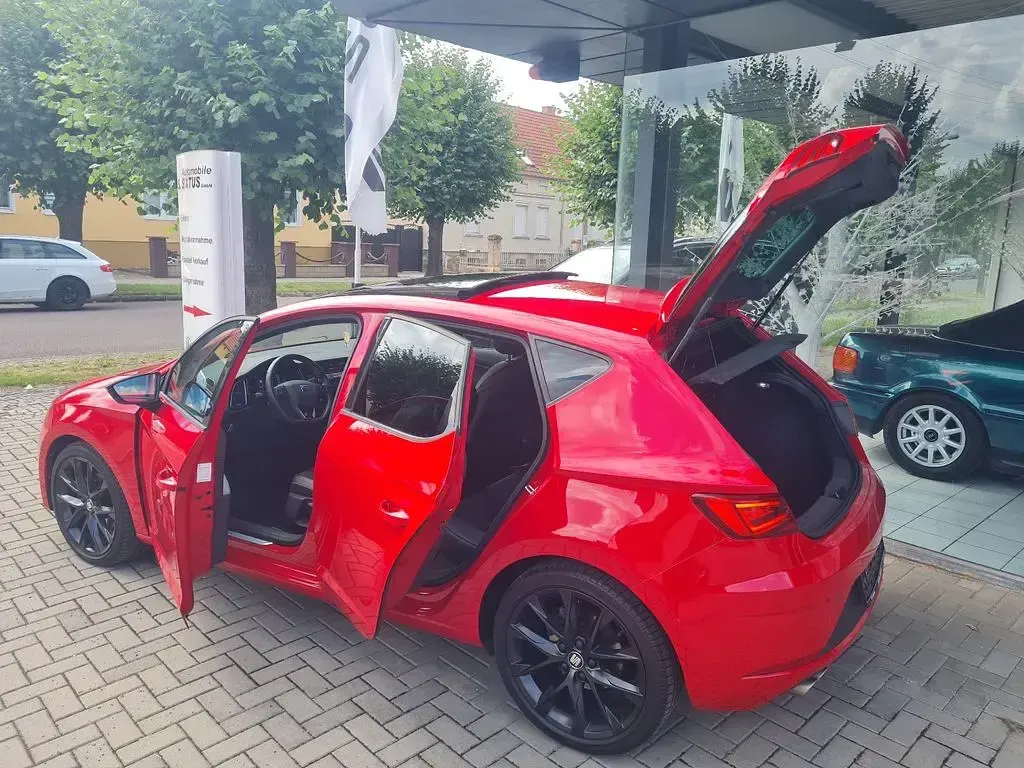 Gebraucht Seat Leon FR 131 PS (96 kW) 2020 Rot Limousine