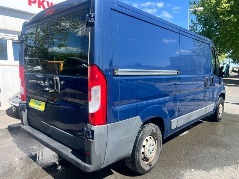 Blau Gebraucht 2016 Fiat Ducato Van | 7.950 € (Etwas zu teuer) - Bild 1/4