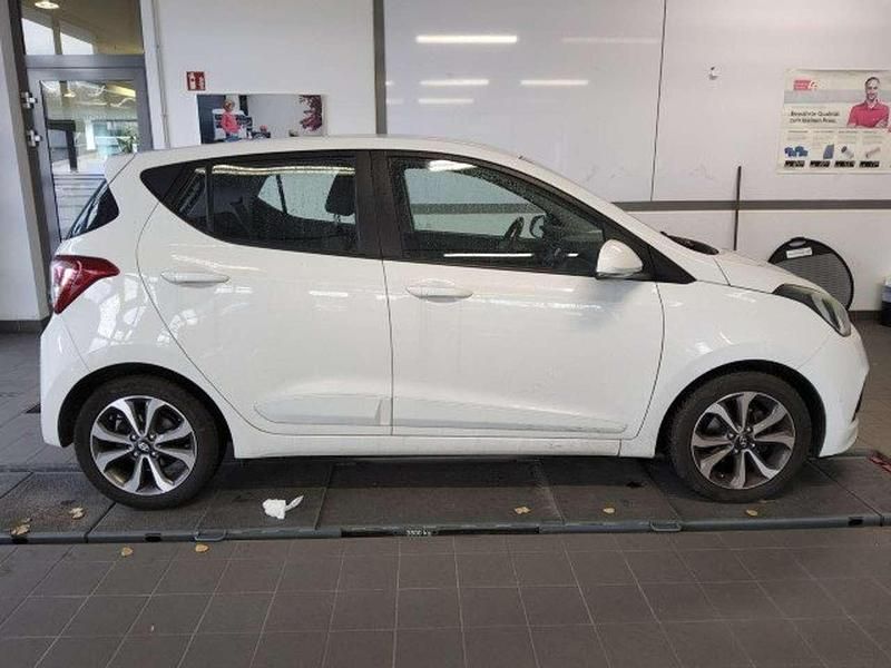 Polar white / sol Gebraucht 2016 Hyundai i10 Style Kleinwagen | 7.498 € (Fairer Preis) - Bild 1/4