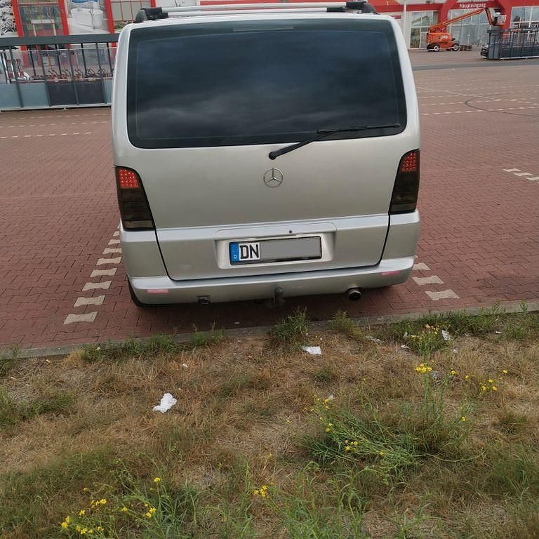 Gebraucht Mercedes Vito 122 PS (89 kW) 2001 Silber Van
