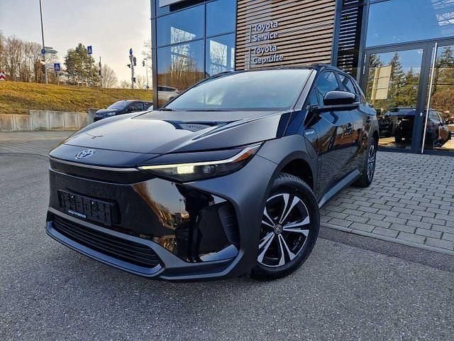 Gebraucht Toyota bZ4X Basis 150 kW (204 PS) 2023 Mysticschwarz (metallic) SUV