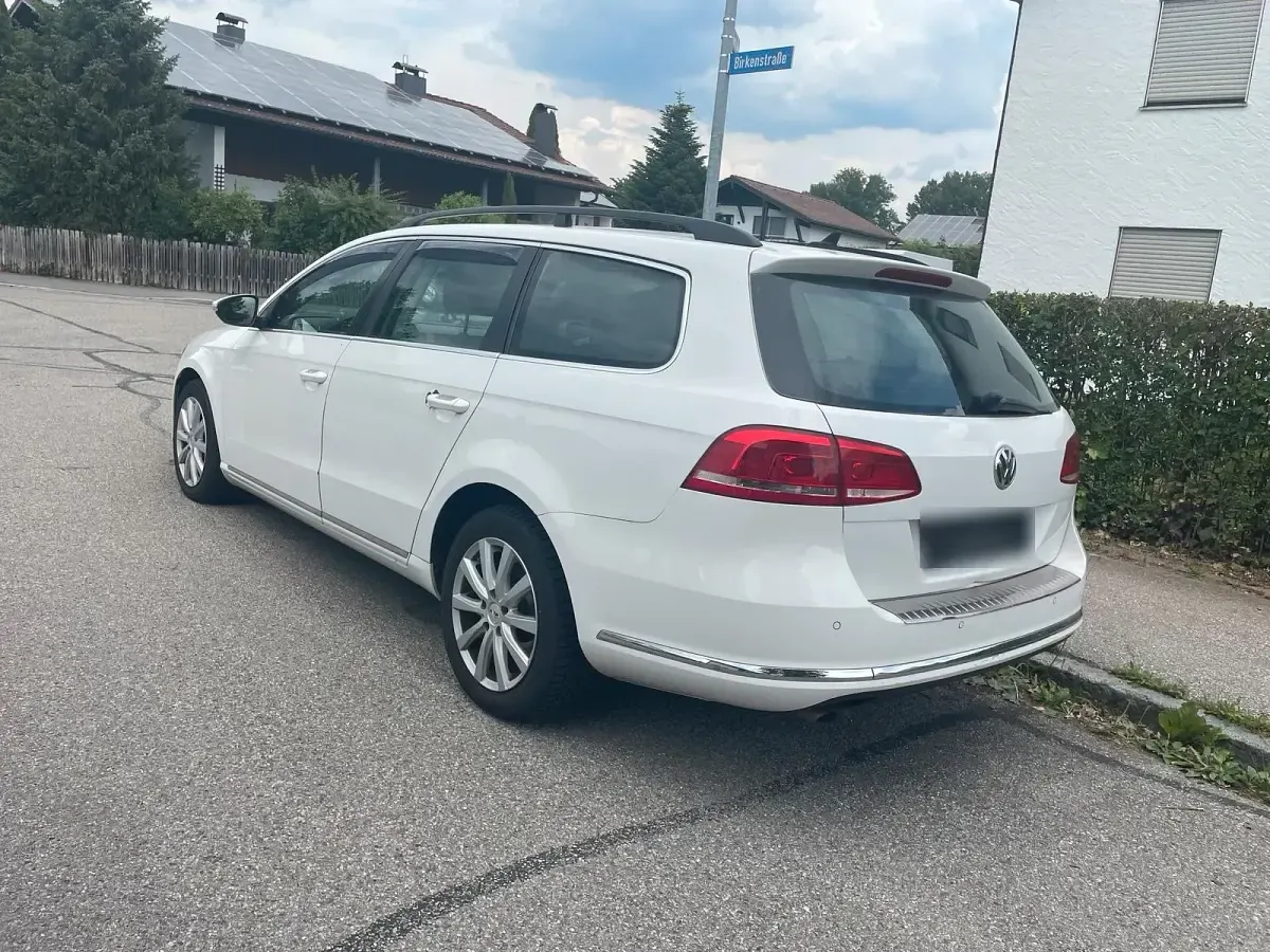Gebraucht VW Passat 140 PS (102 kW) 2011 Weiß Kombi
