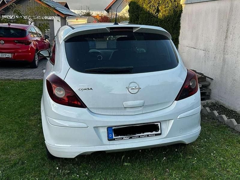 Weiß Gebraucht 2008 Opel Corsa Edition Limousine | 1.100 € (Superpreis) - Bild 1/3