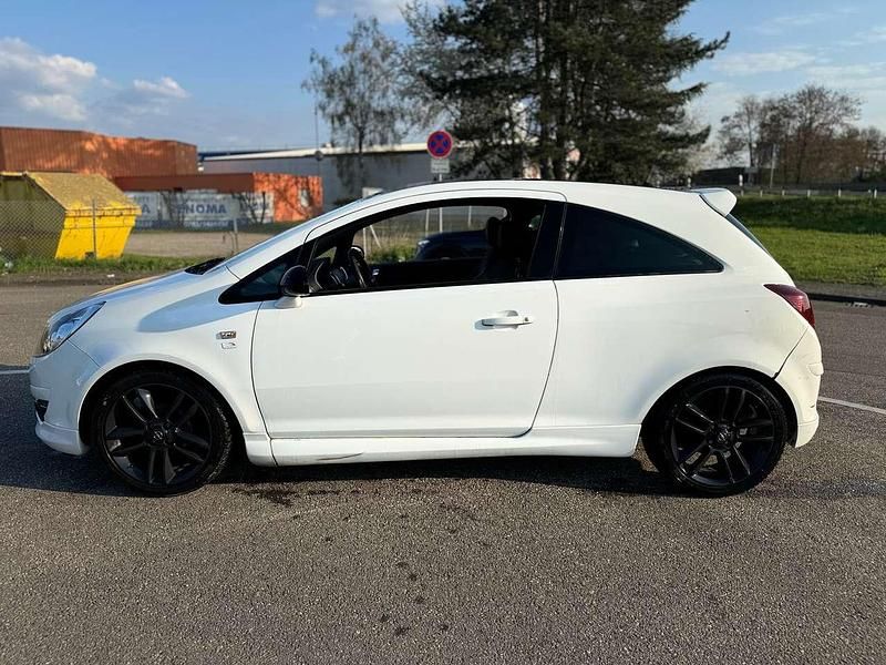 Gebraucht Opel Corsa Edition 80 PS (58 kW) 2009 Weiß Kleinwagen
