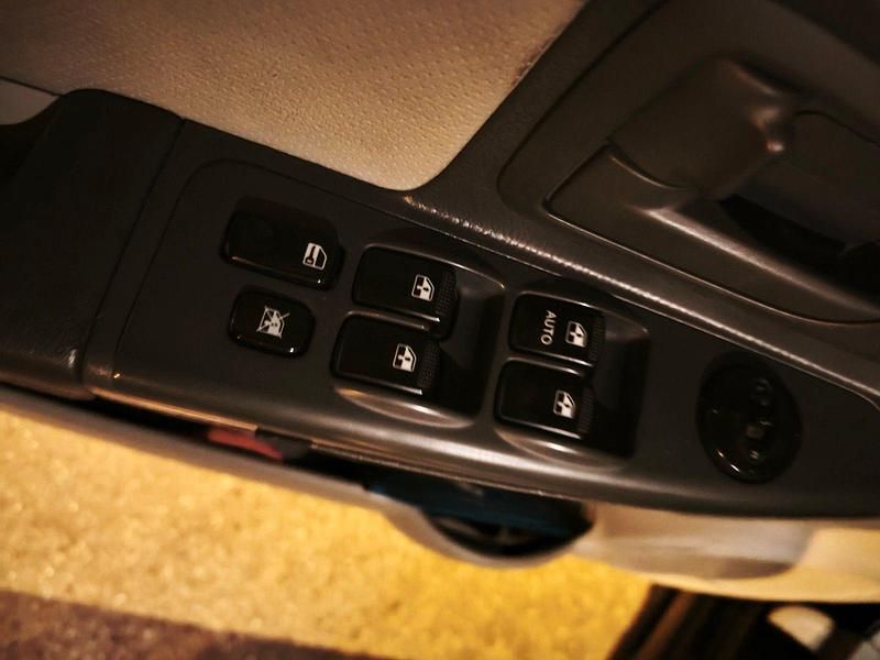 Gebraucht Kia Cerato 140 PS (102 kW) 2006 Schwarz Kleinwagen