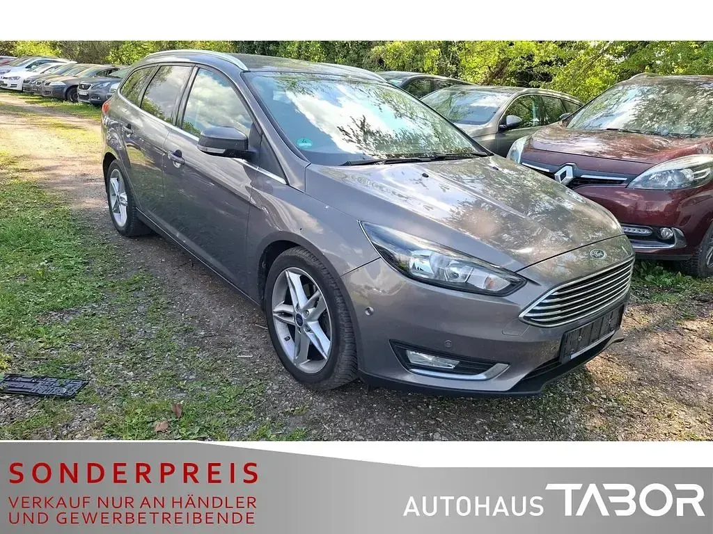 Używany Ford Focus Titanium 182 KM (133 kW) 2015 Brązowy Sedan/Limuzyna