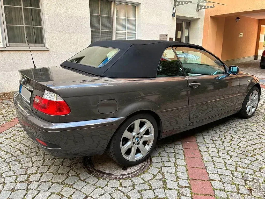 Gebraucht BMW 318 Cabriolet 143 PS (105 kW) 2005 Braun Cabrio