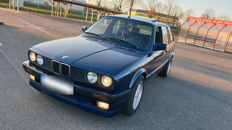 Gebraucht BMW 318 113 PS (83 kW) 1991 Blau Kombi