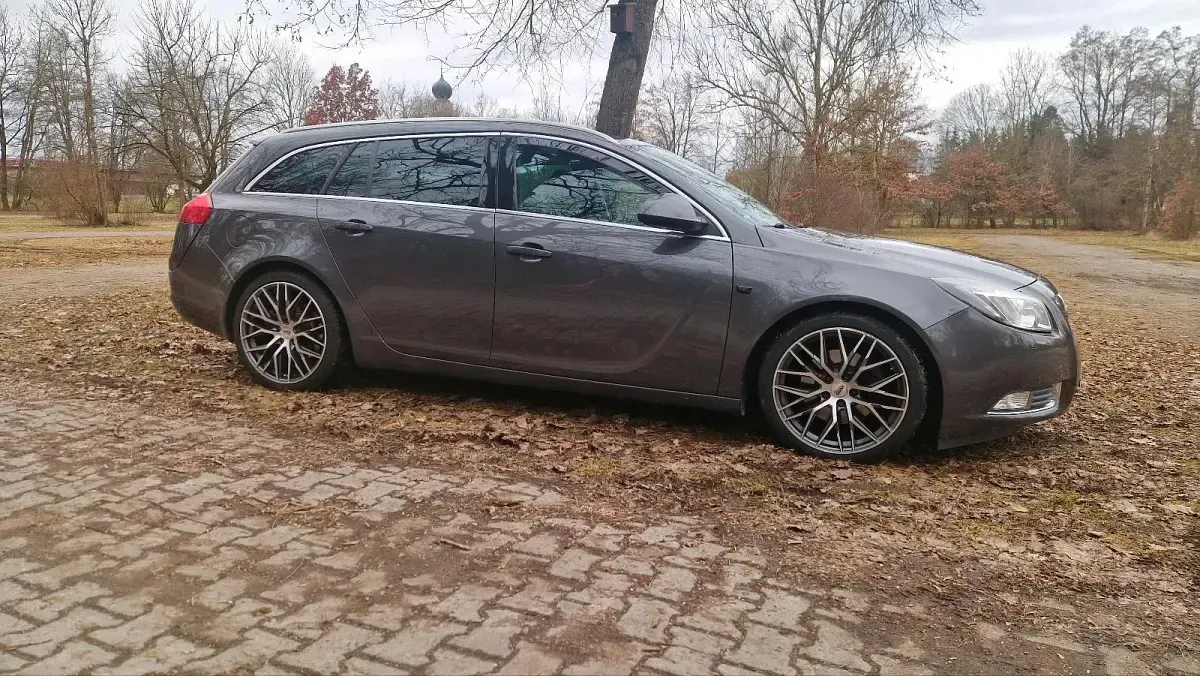Gebraucht Opel Insignia 160 PS (117 kW) 2011 Grau Kombi