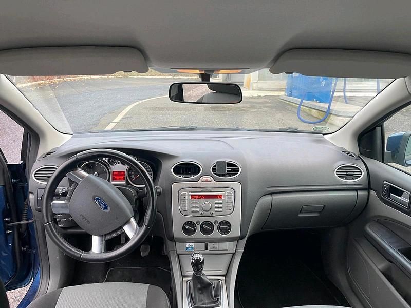 Gebraucht Ford Focus 110 PS (80 kW) 2008 Blau Limousine