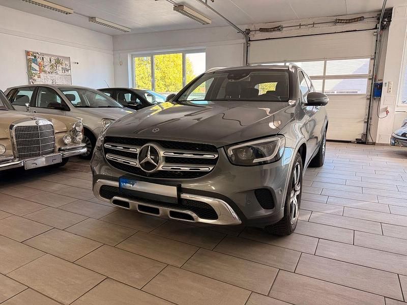 Silber Gebraucht 2020 Mercedes GLC300 SUV | 26.900 € (Superpreis) - Bild 1/4