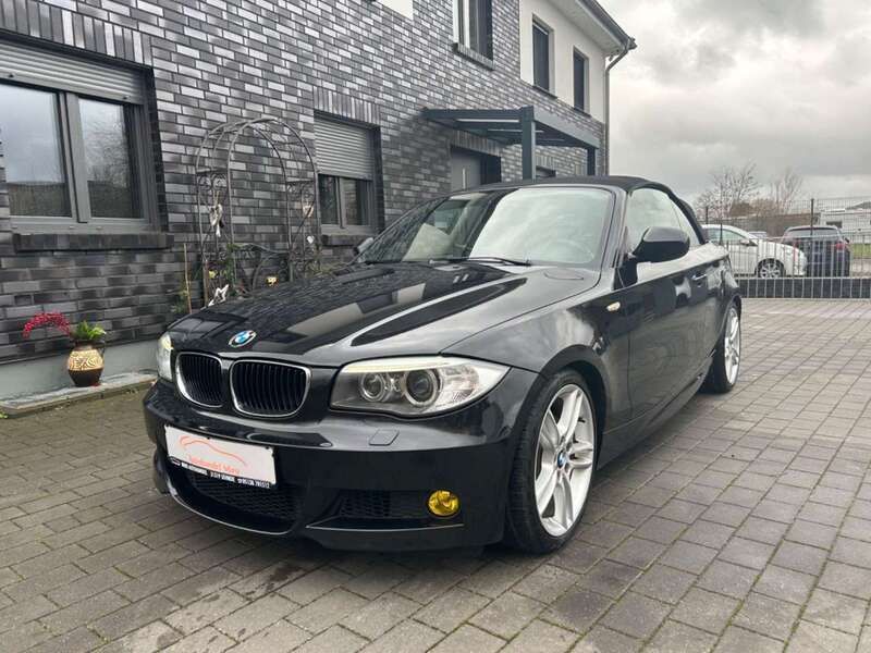 Black sapphire metallic Gebraucht 2011 BMW 125 Coupé Advantage Coupé | 11.500 € (Fairer Preis) - Bild 1/4