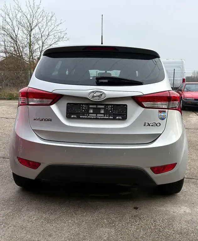 Occasion Hyundai ix20 Style 90 ch (66 kW) 2016 Argent Citadine