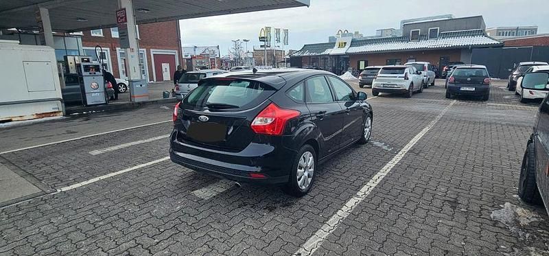 Gebraucht Ford Focus 116 PS (85 kW) 2012 Schwarz Kombi
