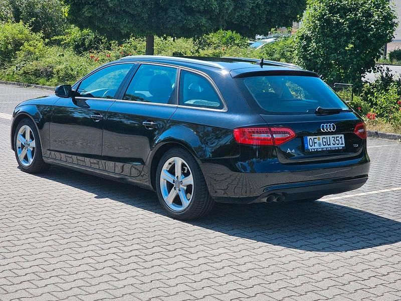 Gebraucht Audi A4 143 PS (105 kW) 2013 Schwarz Kombi