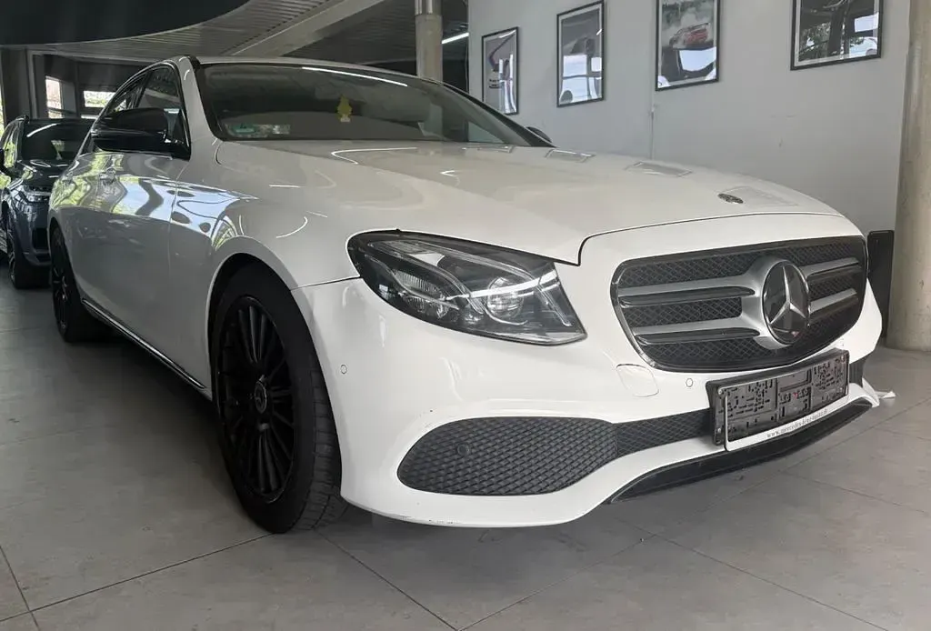 Gebraucht Mercedes E350 258 PS (189 kW) 2018 Weiß Limousine