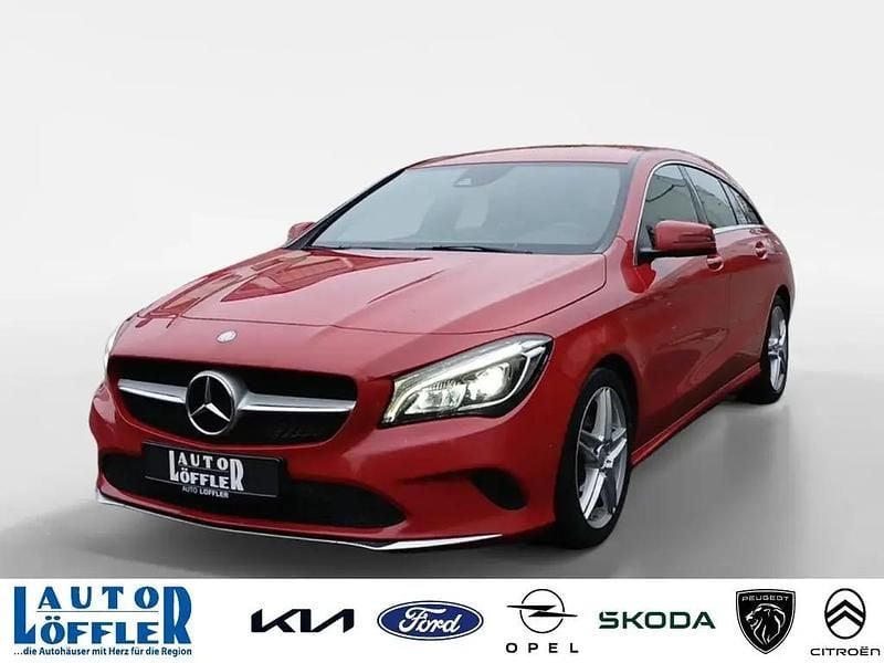 Rot Gebraucht 2017 Mercedes CLA200 Shooting Brake Kombi | 10.809 € (Superpreis) - Bild 1/4