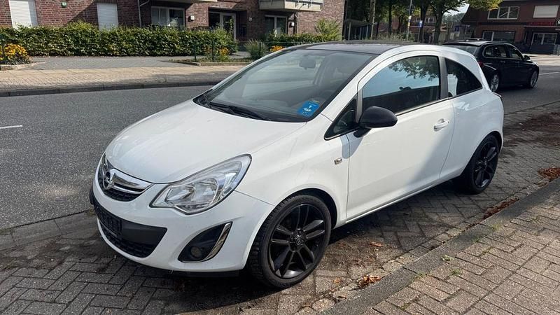Weiß Gebraucht 2012 Opel Corsa Color Edition Kleinwagen | 3.950 € (Fairer Preis) - Bild 1/4