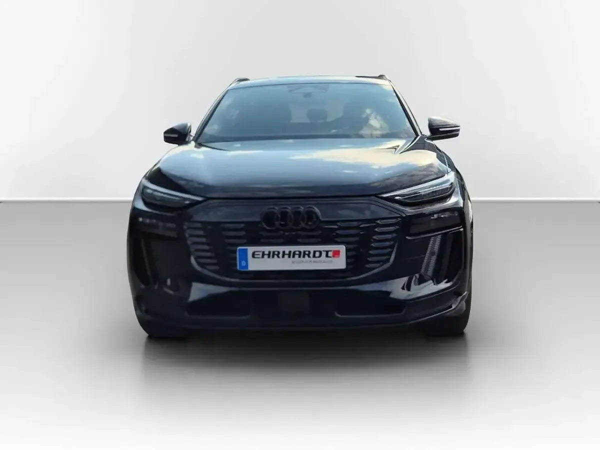 Neu Audi e-tron S-Line 314 kW (428 PS) 2026 Mythosschwarz metallic SUV
