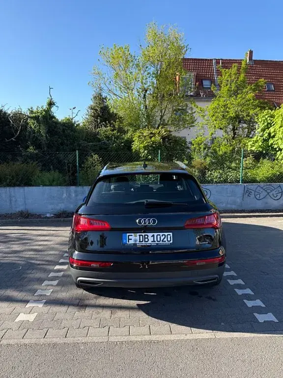 Używany Audi Q5 190 KM (139 kW) 2019 Czarny SUV