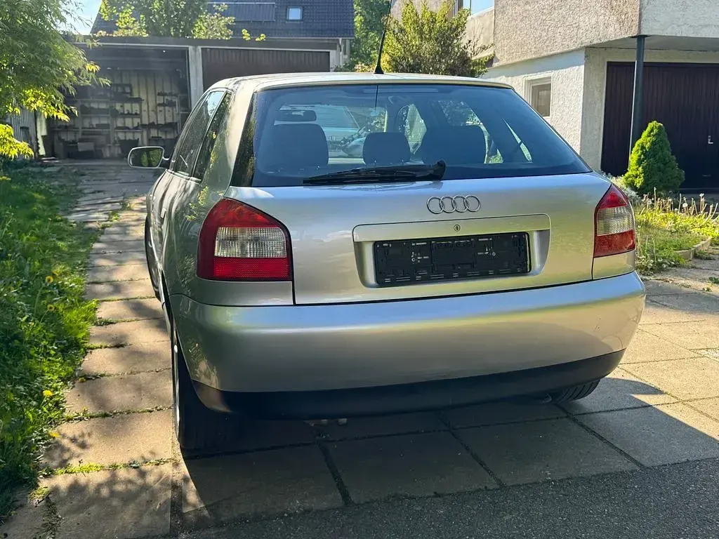 Używany Audi A3 102 KM (75 kW) 2001 Srebrny Hatchback