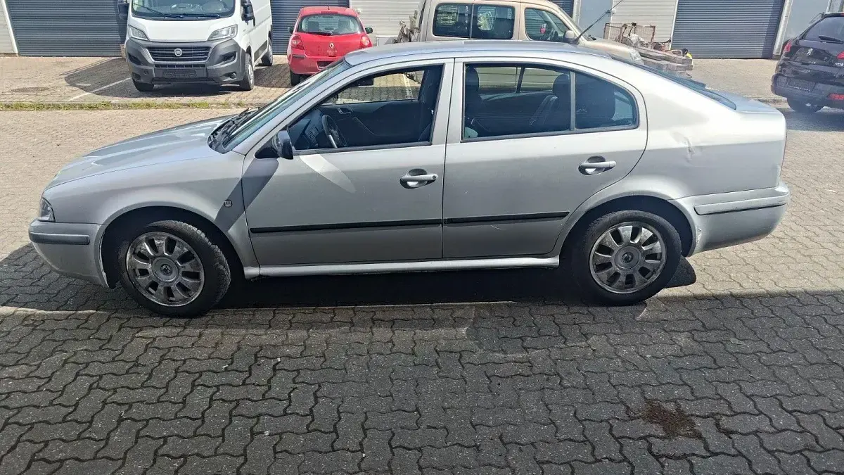Gebraucht Skoda Octavia Ambiente 102 PS (75 kW) 2003 Silber Limousine