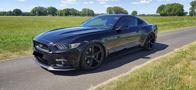Schwarz Gebraucht 2017 Ford Mustang GT Premium Coupé | 36.500 € (Fairer Preis) - Bild 1/4