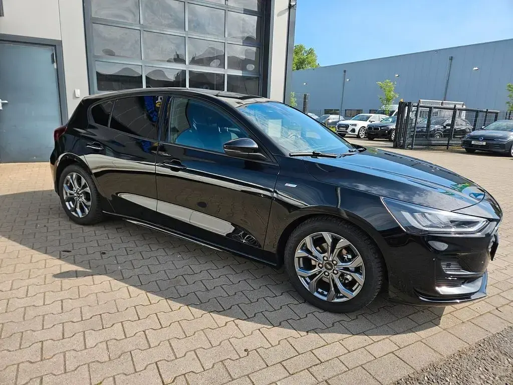 Gebraucht Ford Focus ST-Line 116 PS (85 kW) 2025 Schwarz Limousine