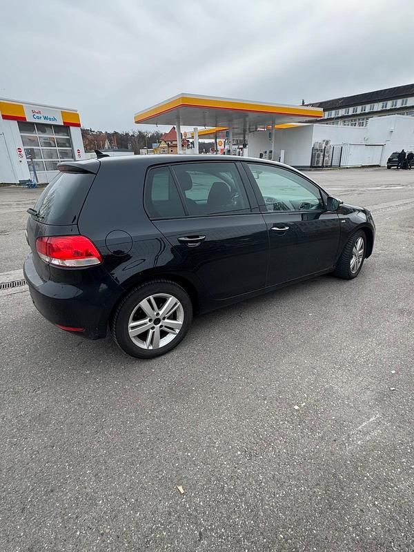 Gebraucht VW Golf VI 122 PS (89 kW) 2012 Schwarz Kleinwagen