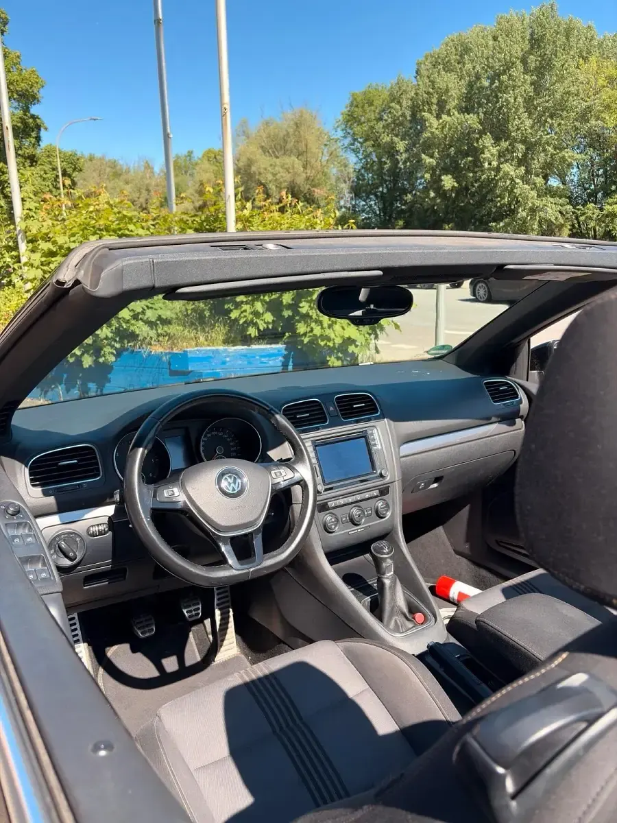 Gebraucht VW Golf Cabriolet Allstar 110 PS (80 kW) 2016 Schwarz Cabrio