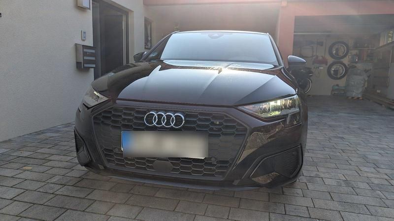 Schwarz Gebraucht 2021 Audi A3 Sportback e-tron Basis Limousine | 22.500 € (Fairer Preis) - Bild 1/4