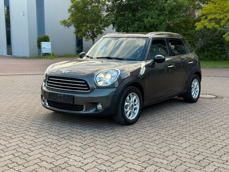 Grau Gebraucht 2010 Mini Cooper D Kleinwagen | 7.990 € (Etwas zu teuer) - Bild 1/4