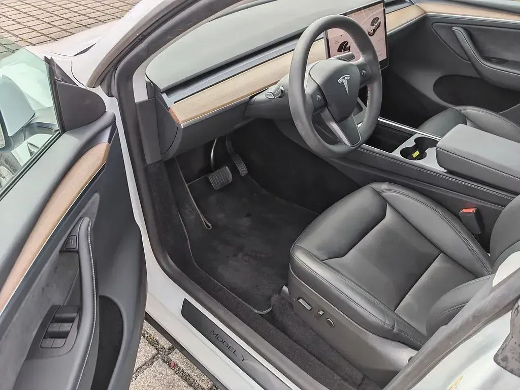 Gebraucht Tesla Model Y Standard Range 219 kW (299 PS) 2023 Weiß SUV