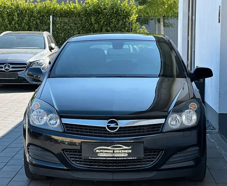 Gebraucht Opel Astra GTC Sport 140 PS (102 kW) 2008 Schwarz Kleinwagen
