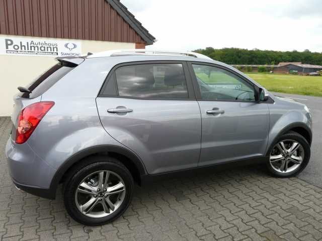 Gebraucht SsangYong Korando Sapphire 175 PS (128 kW) 2013 Grau metallic SUV