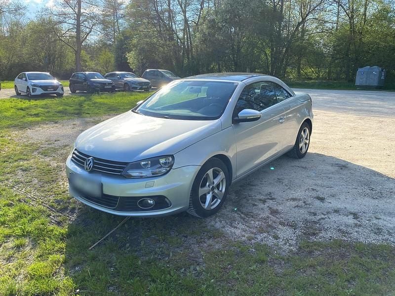 Usata VW Eos 140 CV (102 kW) 2012 Argento Cabrio
