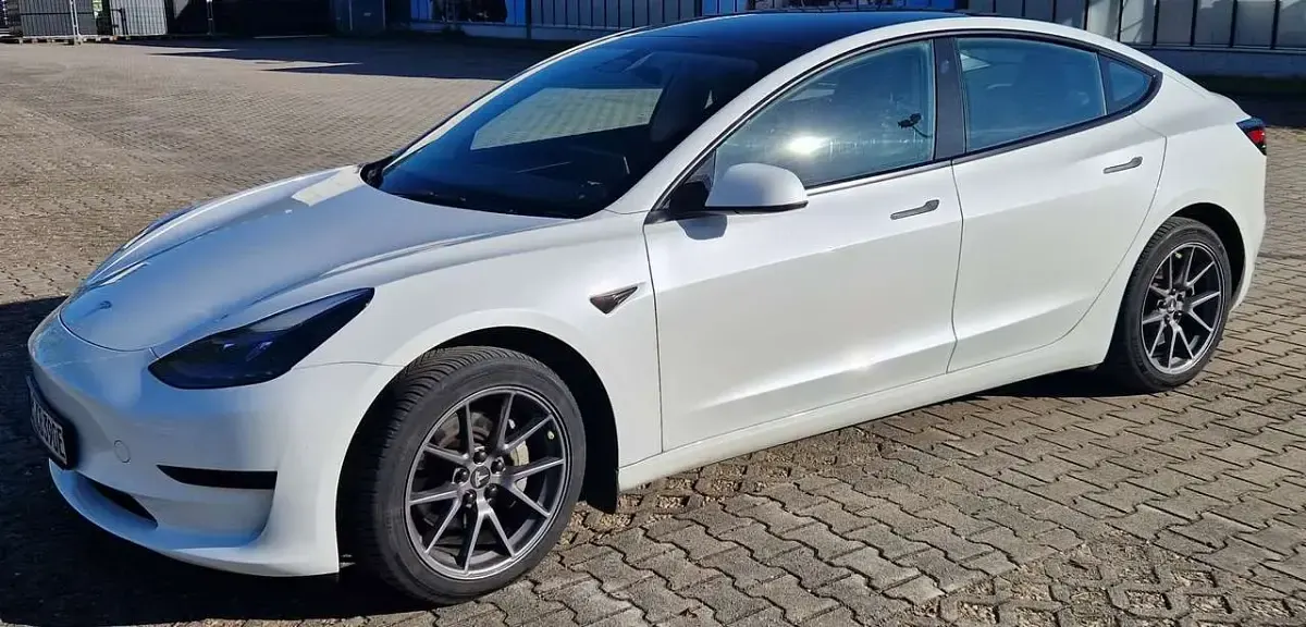 Usado Tesla Model 3 Standard Range Plus 208 kW (283 CV) 2022 Blanco Berlina