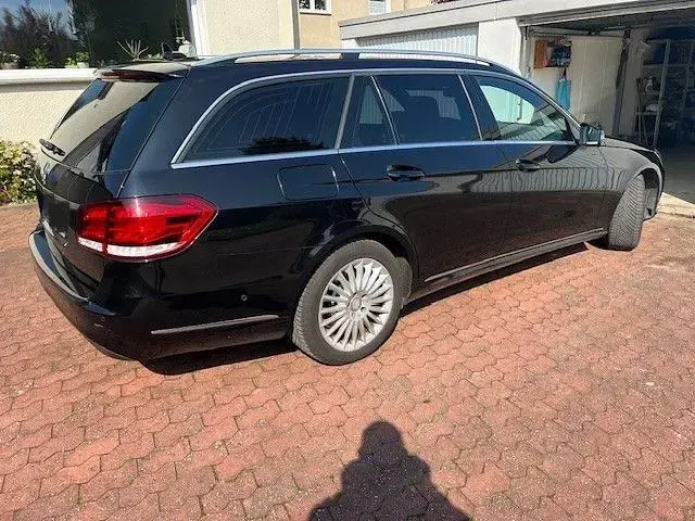 Gebraucht Mercedes E200 Elegance 136 PS (100 kW) 2014 Schwarz Limousine