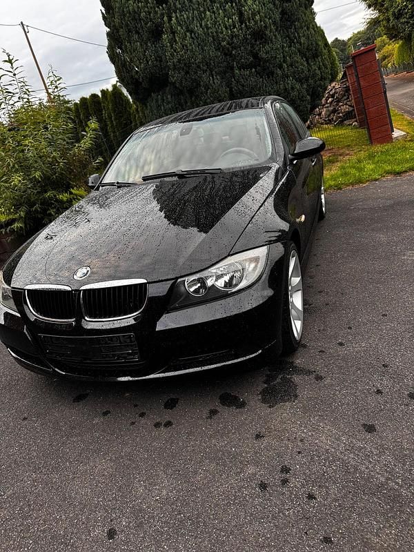Schwarz Gebraucht 2006 BMW 320 Limousine | 1.699 € (Superpreis) - Bild 1/4