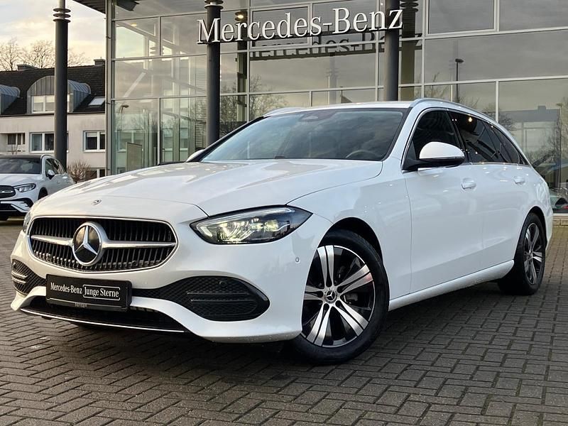 Weiß Gebraucht 2024 Mercedes C180 Avantgarde Kombi | 33.480 € (Guter Preis) - Bild 1/4