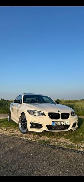 Weiß Gebraucht 2014 BMW M235 M Performance Coupé | 24.499 € (Fairer Preis) - Bild 1/4