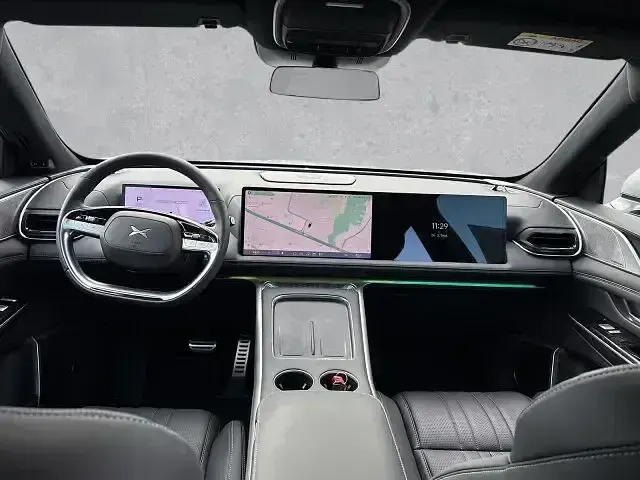 Gebraucht XPENG G9 AWD Performance 405 kW (551 PS) 2025 Silver frost SUV