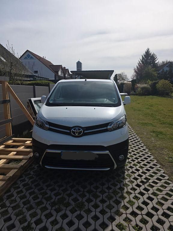 Gebraucht Toyota Proace 120 PS (88 kW) 2018 Weiß Van / Kleinbus