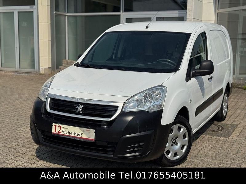 Gebraucht Peugeot Partner Comfort plus 99 PS (72 kW) 2015 Weiß Van / Kleinbus