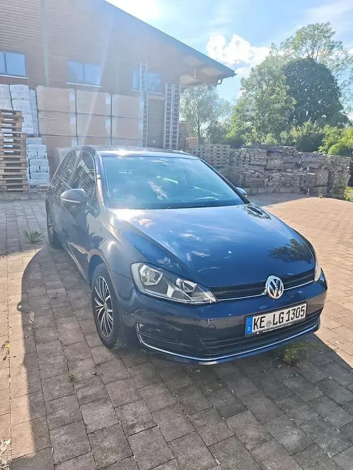 Gebraucht VW Golf VII Allstar 110 PS (80 kW) 2016 Blau Kleinwagen