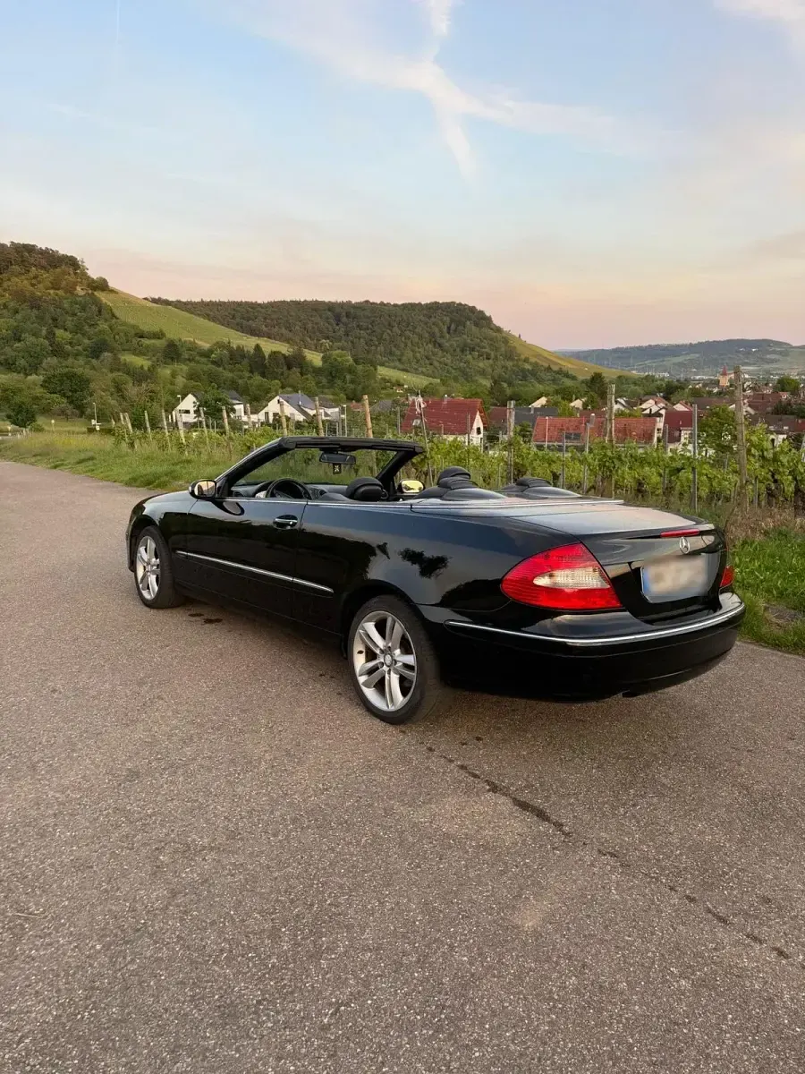 Gebraucht Mercedes CLK320 220 PS (161 kW) 2008 Schwarz Cabrio