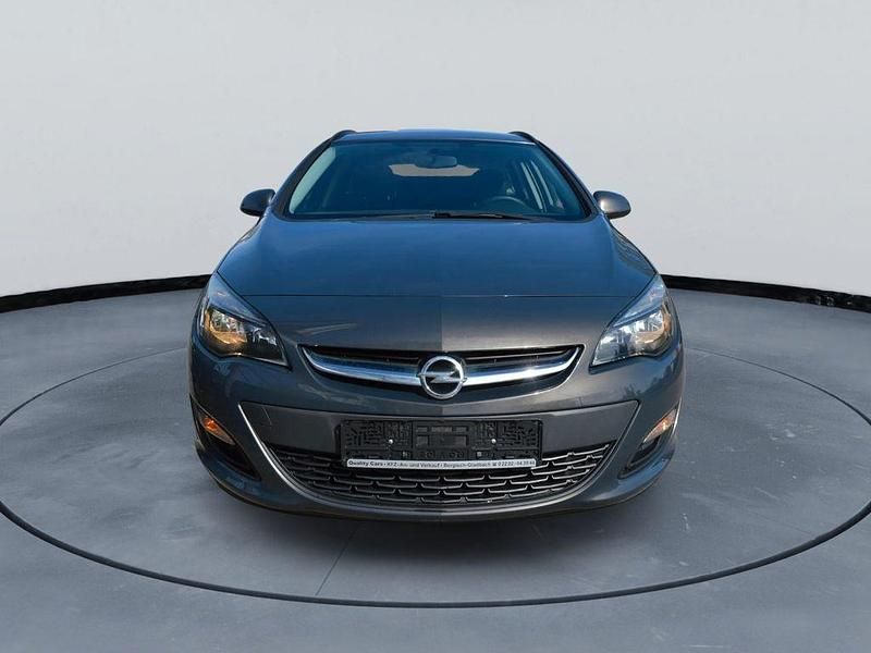 Gebraucht Opel Astra Edition 116 PS (85 kW) 2013 Grau Kombi